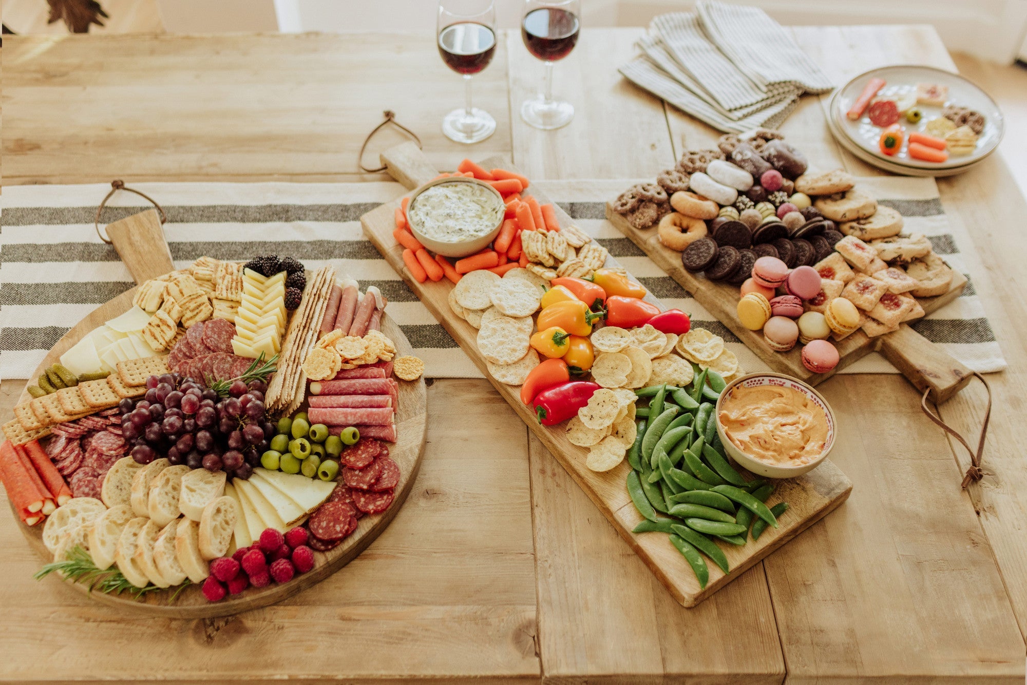 Picnic Time Ravi Charcuterie Board - Thumbnail 5